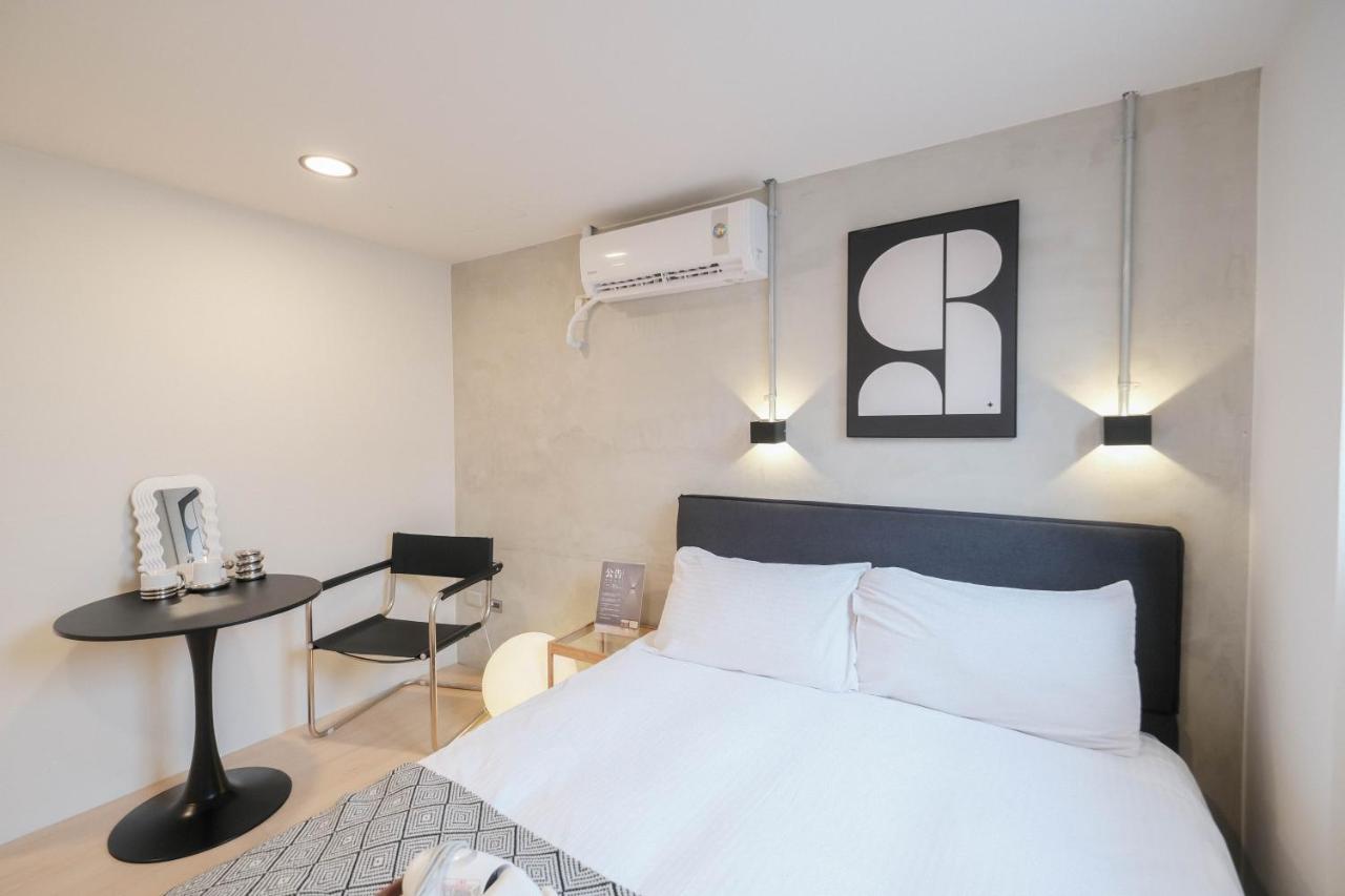 七七漫旅 Seven77 Lägenhet Tainan Exteriör bild