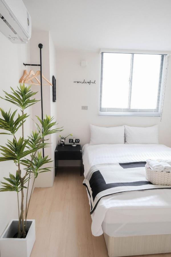 七七漫旅 Seven77 Lägenhet Tainan Exteriör bild